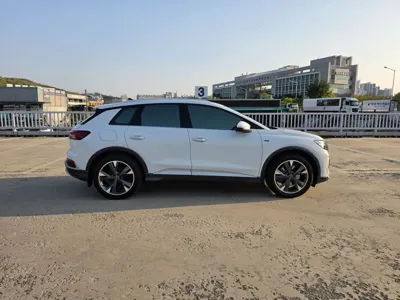 Audi Q4 e-tron 2023, 57548 км, за 32000000 KRW