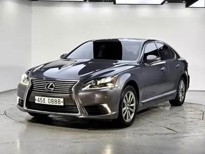 Lexus LS · 2016 год