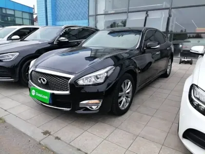 Infiniti Q70 2018, 116600 км, за 75800 CNY - фото 2