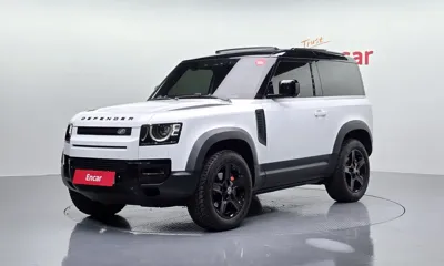 Land Rover Defender · 2022 год