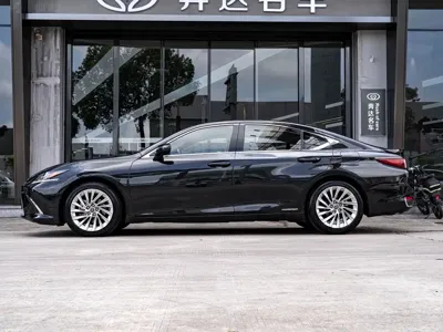 Lexus ES 2020, 39500 км, за 259600 CNY