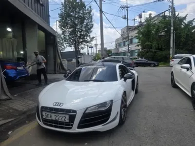 Audi R8 · 2010 год