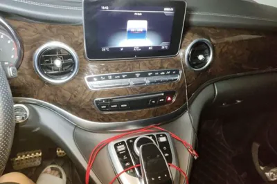 Mercedes-Benz V-Class 2018, 61200 км, за 183497.41 CNY - фото 13