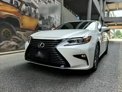 Lexus ES · 2018 год