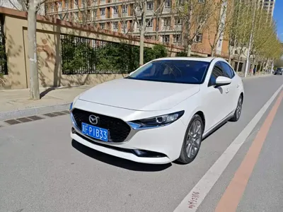 Mazda 3 Axela · 2022 год