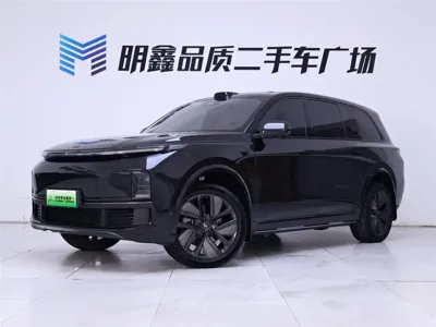 Li Auto Li L9 2023, 31300 км, за 266000 CNY