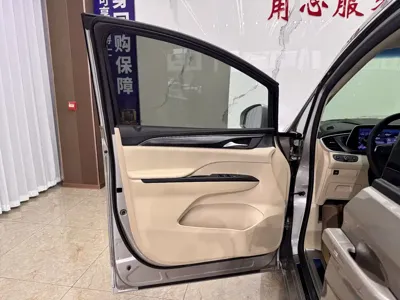 Buick GL8 2023, 69800 км, за 188000 CNY - фото 8