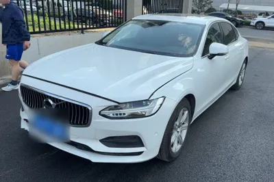 Volvo S90 · 2017 год