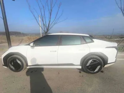 Kia EV4 2026, 3400 км, за 23750000 KRW - фото 2