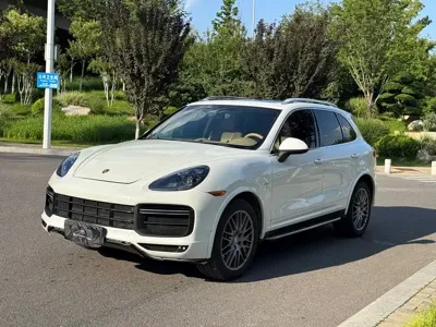 Porsche Cayenne 2013, 190000 км, за 98000 CNY