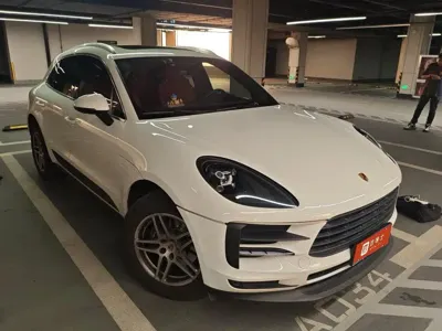 Porsche Macan · 2021 год