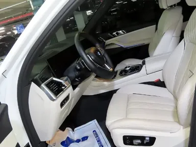 BMW X7 2025, 8093 км, за 122000000 KRW - фото 6