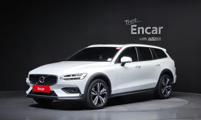 Volvo V60 · 2021 год