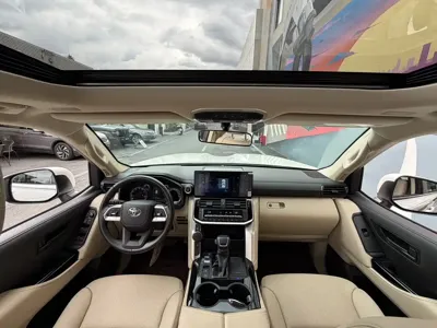 Toyota Land Cruiser 2024, 59000 км, за 668000 CNY - фото 9