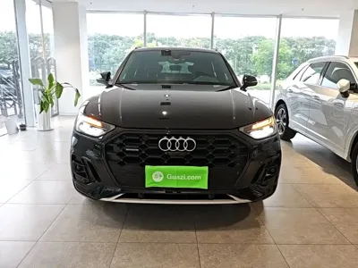 Audi Q5L 2024, 6200 км, за 251100 CNY