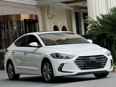 Hyundai Elantra 2017, 80000 км, за 25800 CNY