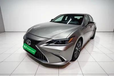 Lexus ES · 2018 год