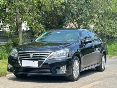 Toyota Crown · 2015 год