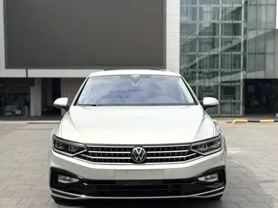 Volkswagen Magotan 2022, 45000 км, за 97000 CNY