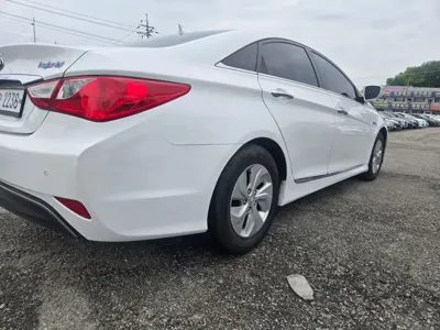 Hyundai Sonata 2015, 98600 км, за 7800000 KRW