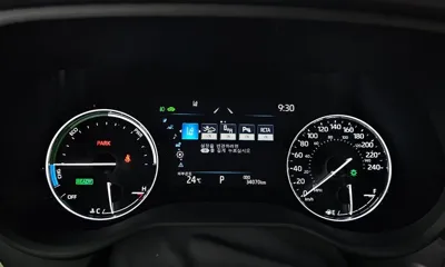 Toyota Sienna 2024, 34070 км, за 53500000 KRW - фото 8