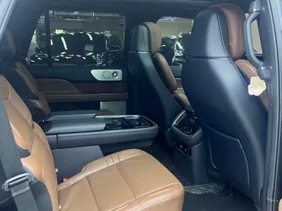Lincoln Navigator 2022, 32000 км, за 578000 CNY - фото 8