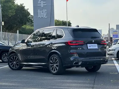 BMW X5 2022, 55000 км, за 328000 CNY