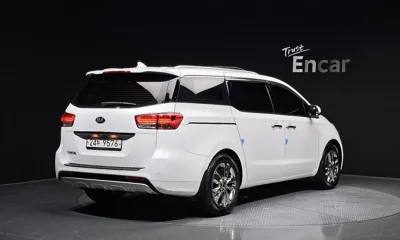 Kia Canival 2015, 123022 км, за 10500000 KRW - фото 2