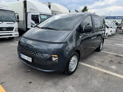 Hyundai Staria · 2023 год