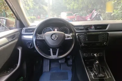 Skoda Superb 2016, 183800 км, за 42840.8 CNY - фото 9