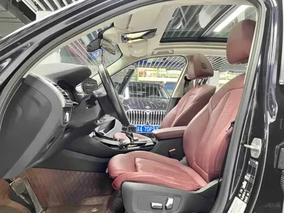 BMW X3 2023, 61800 км, за 179800 CNY