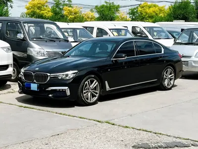 BMW 7 Series · 2017 год