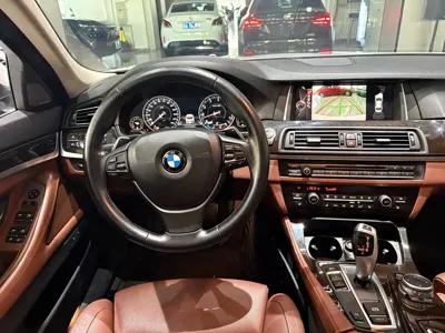 BMW 5 Series 2016, 130000 км, за 68800 CNY - фото 9