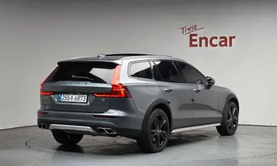 Volvo V60 2020, 105362 км, за 25800000 KRW