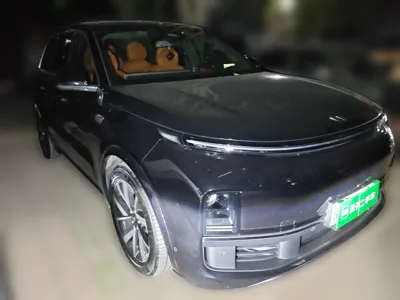 Li Auto L8 2023, 49100 км, за 208622.88 CNY
