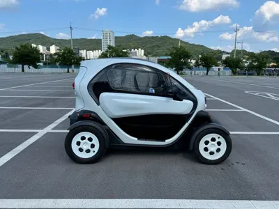 Renault-KoreaSamsung Twizy 2019, 2852 км, за 2000000 KRW