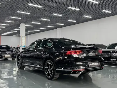 Volkswagen Magotan 2023, 48000 км, за 137800 CNY