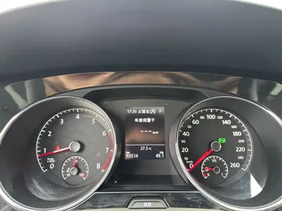Volkswagen Touran 2018, 92000 км, за 49800 CNY - фото 14