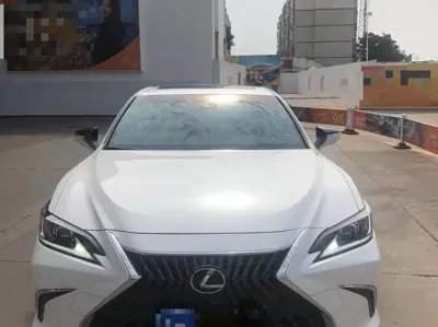 Lexus ES 2024, 50000 км, за 179800 CNY - фото 2