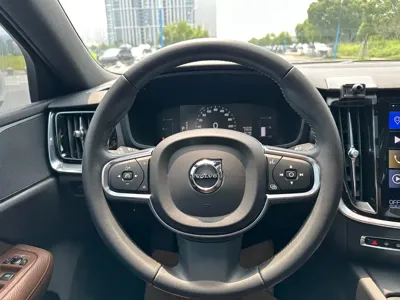 Volvo S60 2021, 61000 км, за 88000 CNY - фото 15