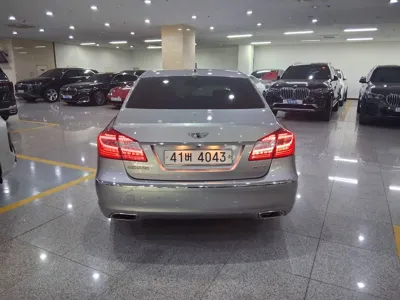 Hyundai Genesis 2012, 115017 км, за 4490000 KRW