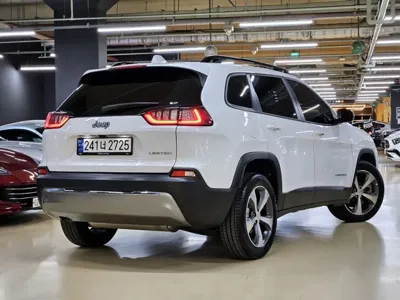 Jeep Cherokee 2022, 2500 км, за 29900000 KRW - фото 2