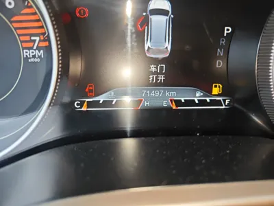 Jeep Cherokee 2016, 71400 км, за 41263.35 CNY - фото 15