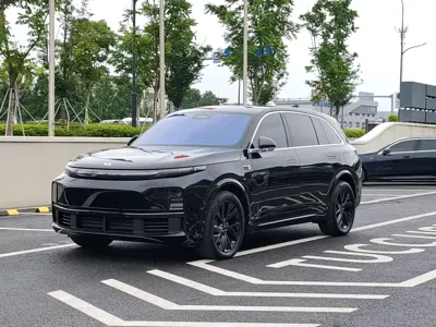 Li Auto Li L7 · 2023 год