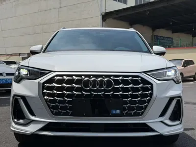 Audi Q3 2025, 15000 км, за 152000 CNY