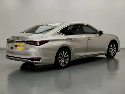 Lexus ES 2019, 147000 км, за 119800 CNY - фото 3