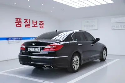 Hyundai Genesis 2012, 330249 км, за 2500000 KRW