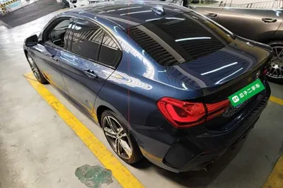 BMW 1 Series 2021, 35300 км, за 112812.3 CNY