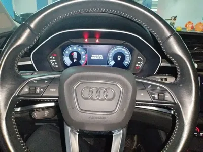 Audi Q3 2021, 57200 км, за 105100 CNY
