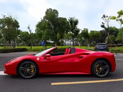 Ferrari 488 2018, 33000 км, за 1868000 CNY - фото 5